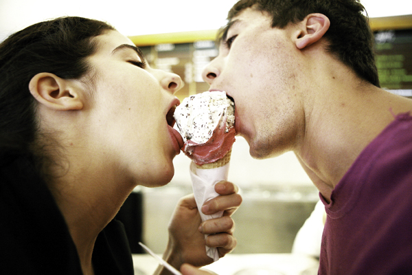 Two teens sharing an ice-cream cone.  Can you catch gonorrhea from an ice cream cone?